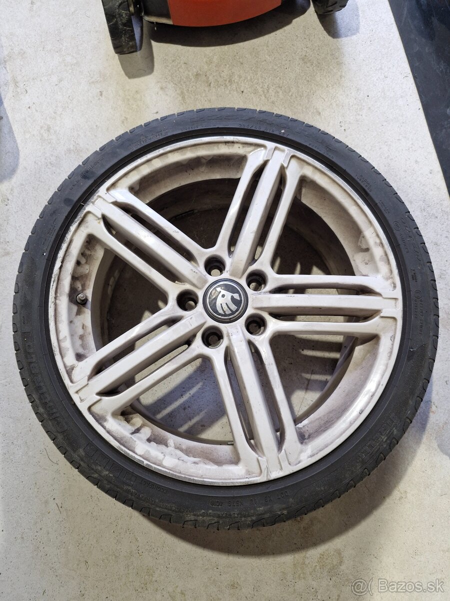 Predam 225/40 R18