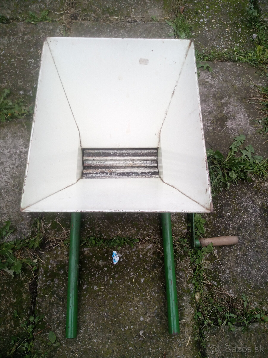 Mlynček na hrozno