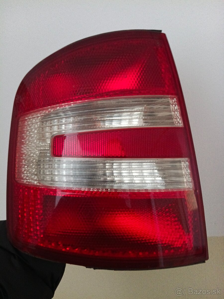 Škoda Fabia zadne svetlo