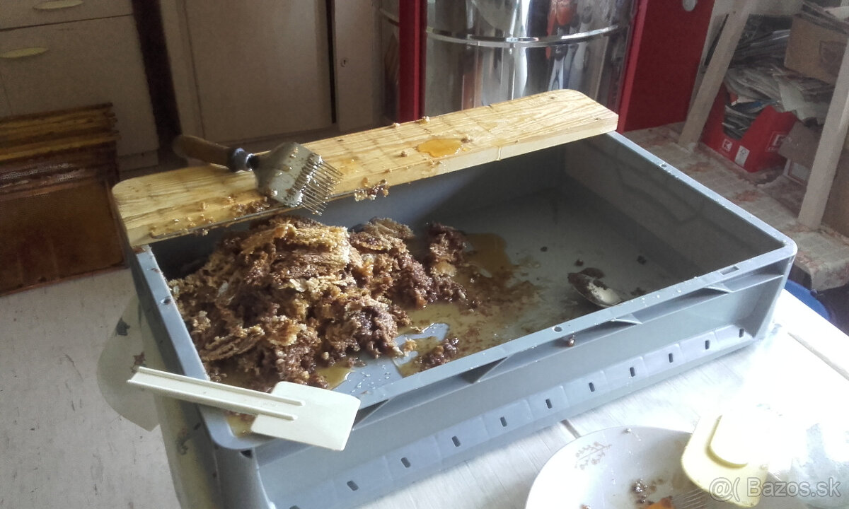 Plastova prepravka na odvieckovanie ramikov