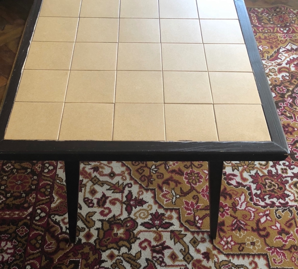 Retro konferencny stolik