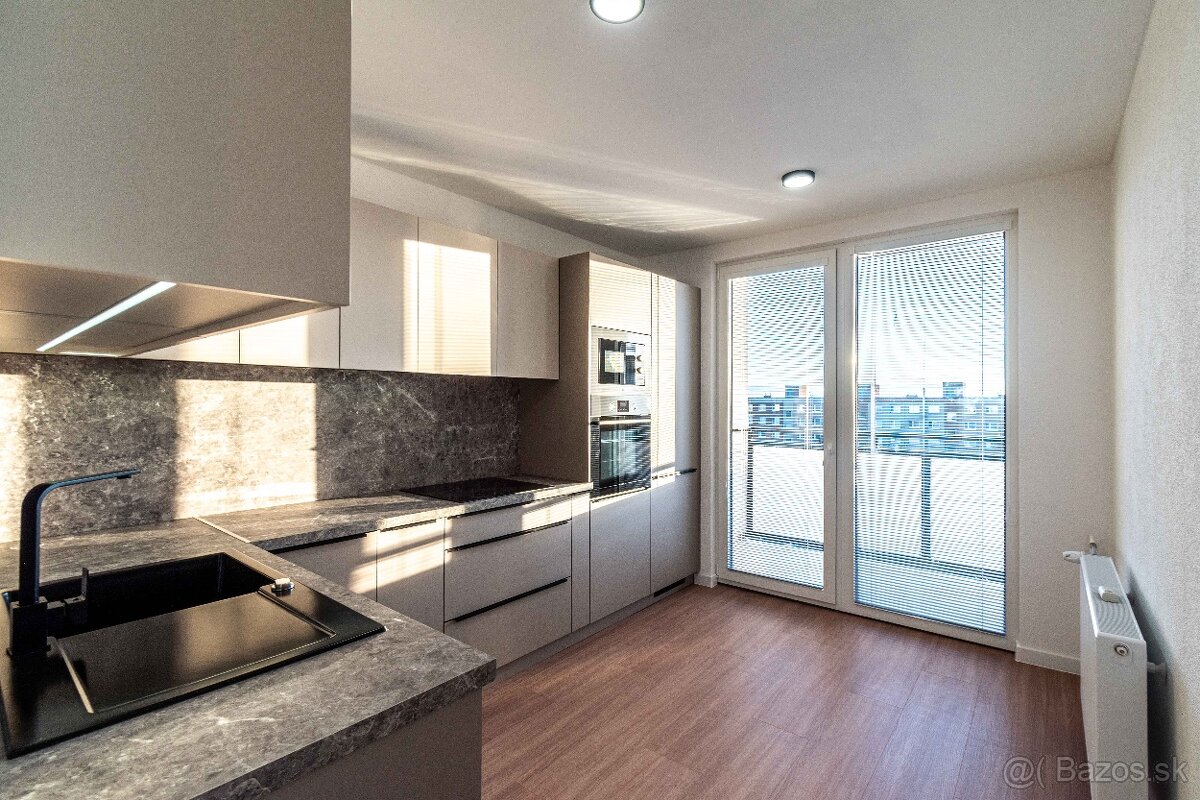 Dizajnový 3 izbový byt po kompletnej rekonštrukcii, loggia