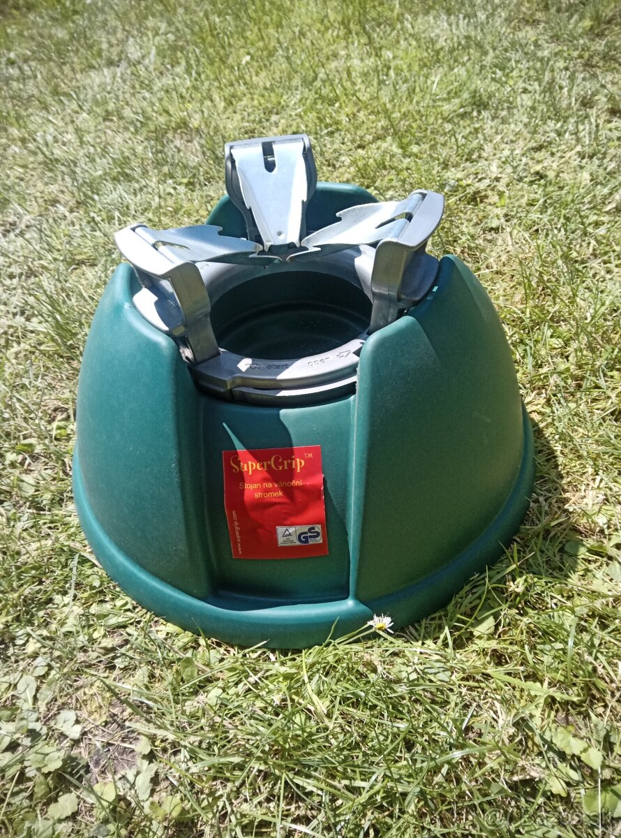 stojan na vianocny stromcek