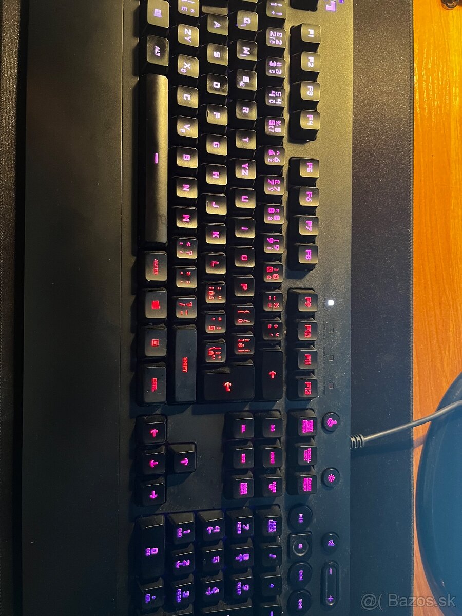 Logitech G213 Prodigy | poškodená plastová noha, používaná