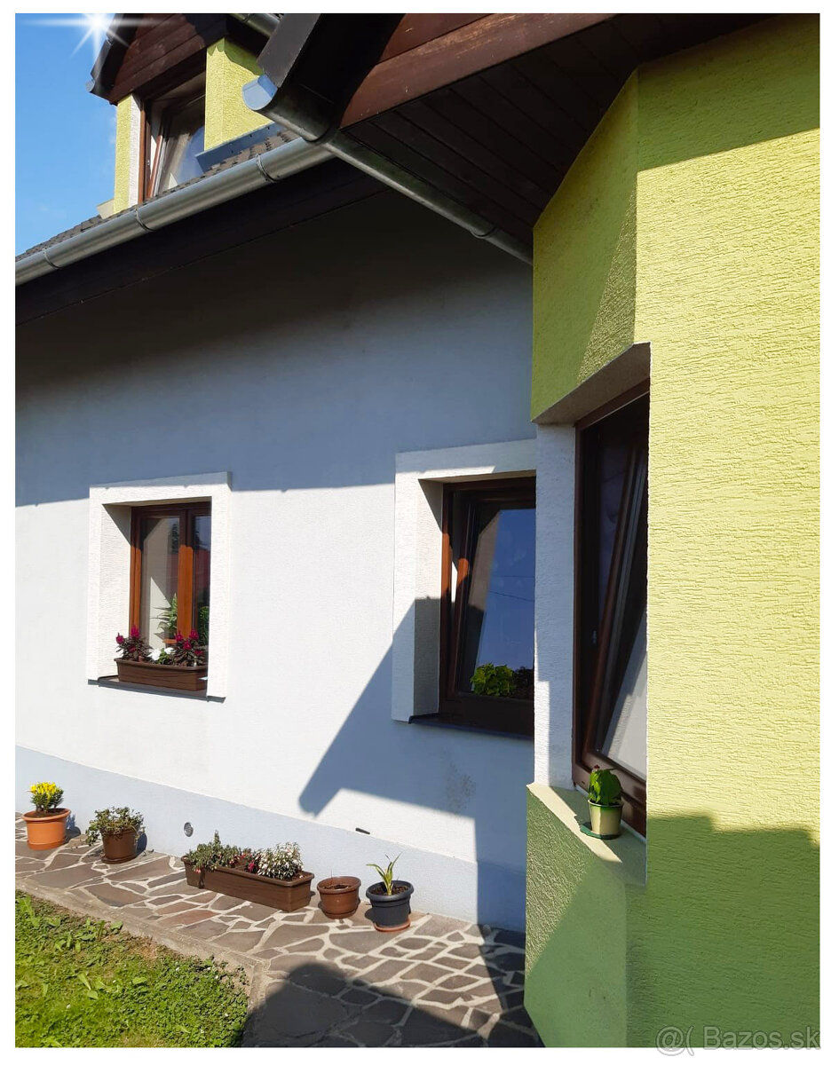 2 RODINNÉ DOMY / JEDEN POZEMOK /  PREDAJ / ZVOLEN