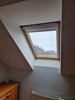 Predam zatemnujucu roletu Velux....Original...