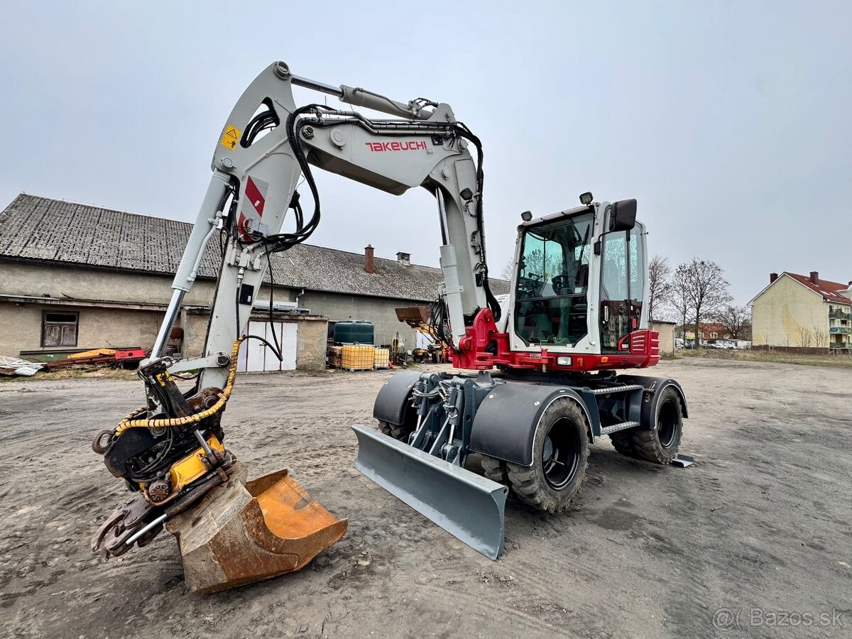 Kolový otočný bagr TAKEUCHI TB 295W