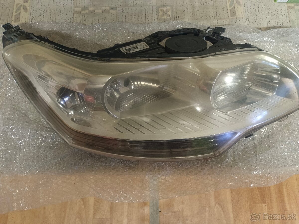 Predám predné svetlo na Citroen C5