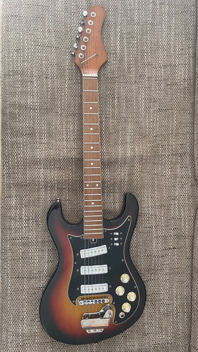 Teisco EG 413-3T