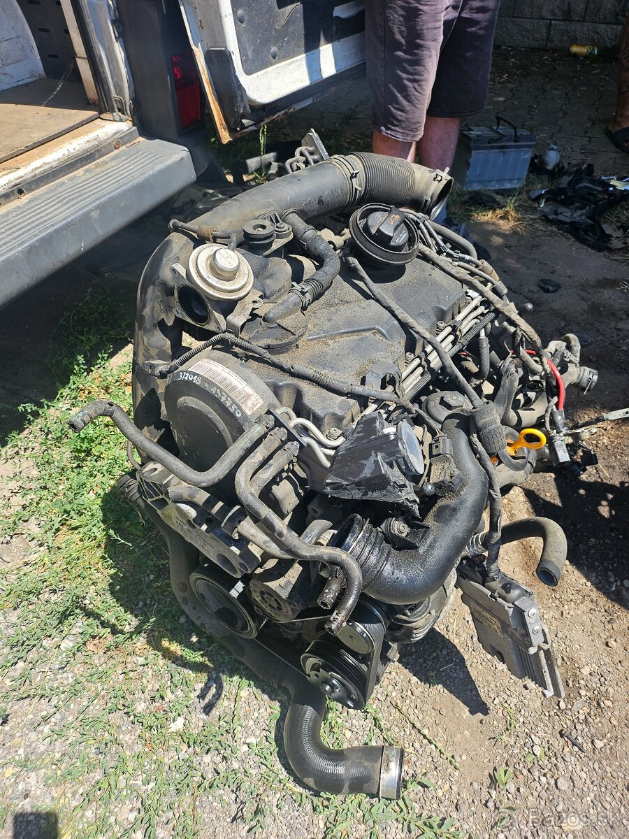 MOTOR 1.9TDI 77KW BXE KOD 21800KM NOVE ROZVODY