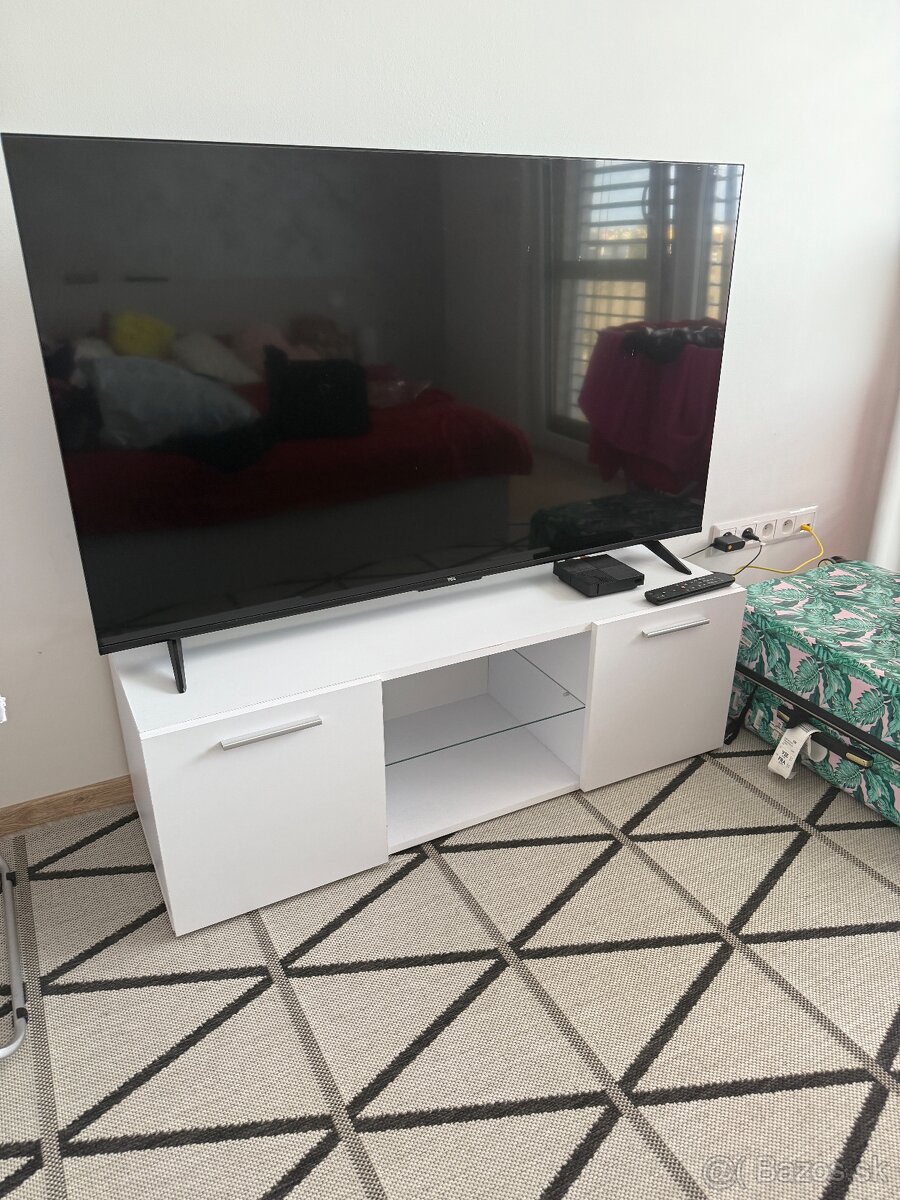 Predám skrinku pod TV