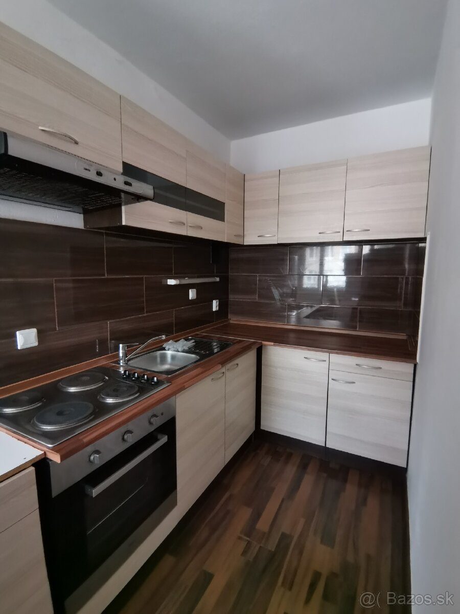 Prenajom 2 izboveho bytu Trenčín Juh
