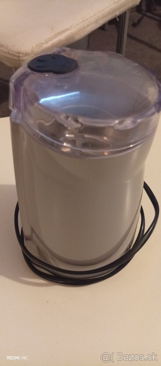 Kávový mlyncek.toustovace