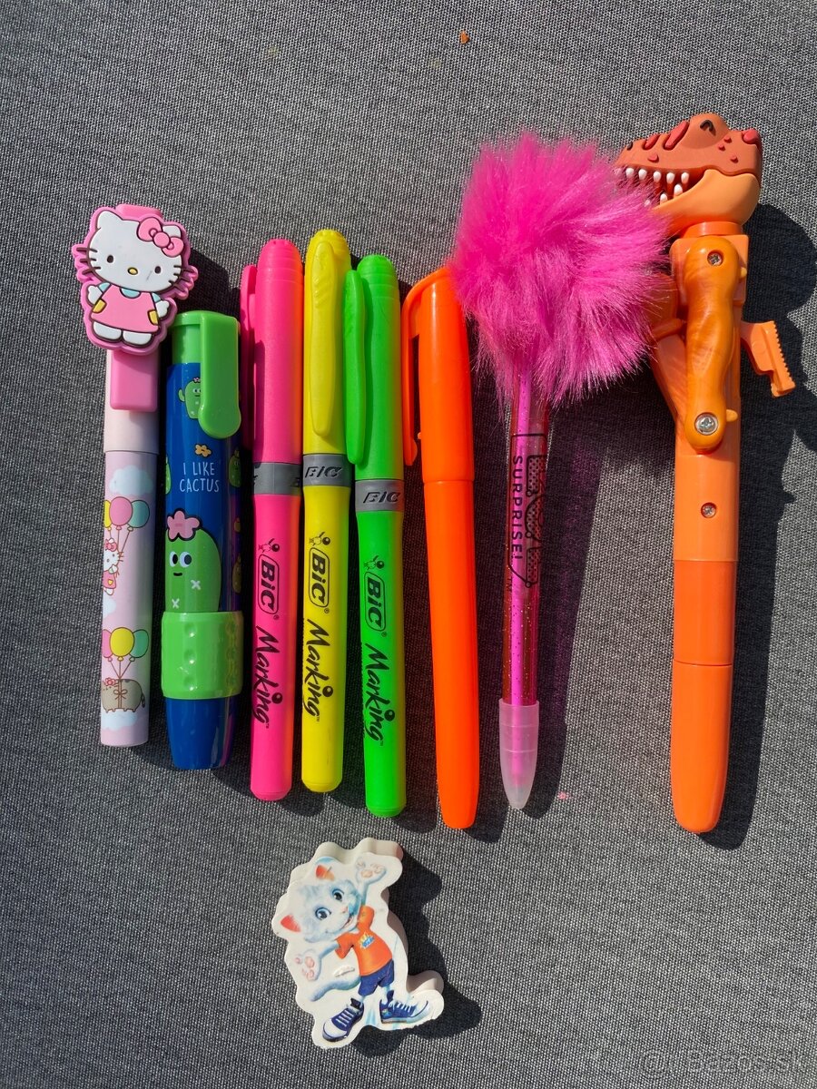 Perá, zvýrazňovače a gumy pre deti