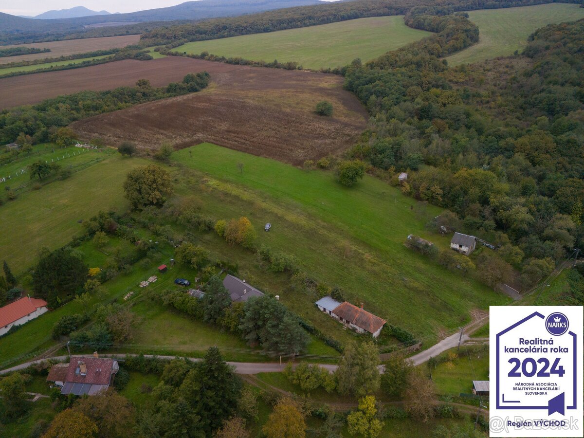 Pozemok v lone prírody s výhľadom na Slanské vrchy, obec Bre