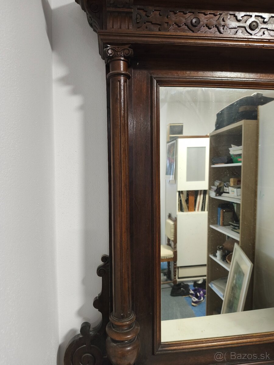 Vyrezávané zrkadlo