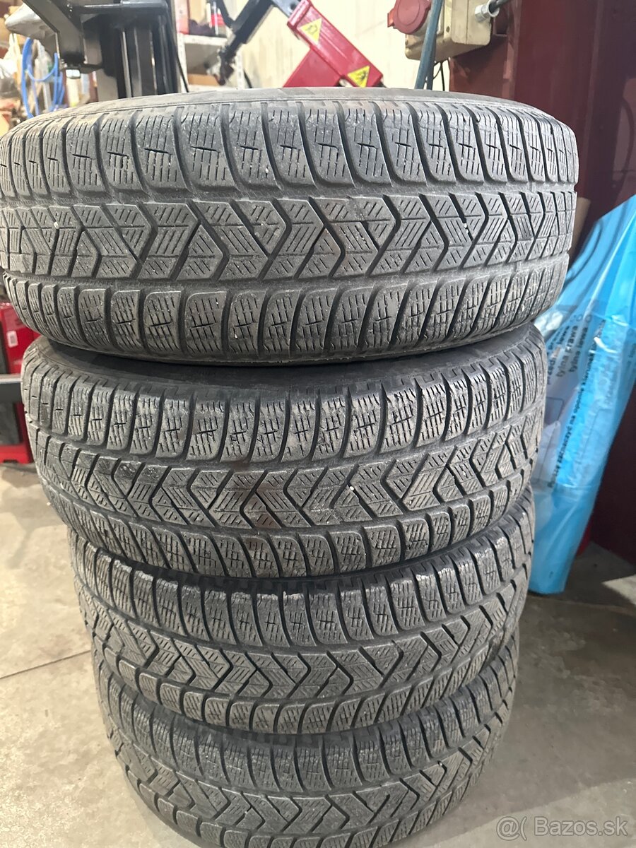 215/60 R17 pirelli