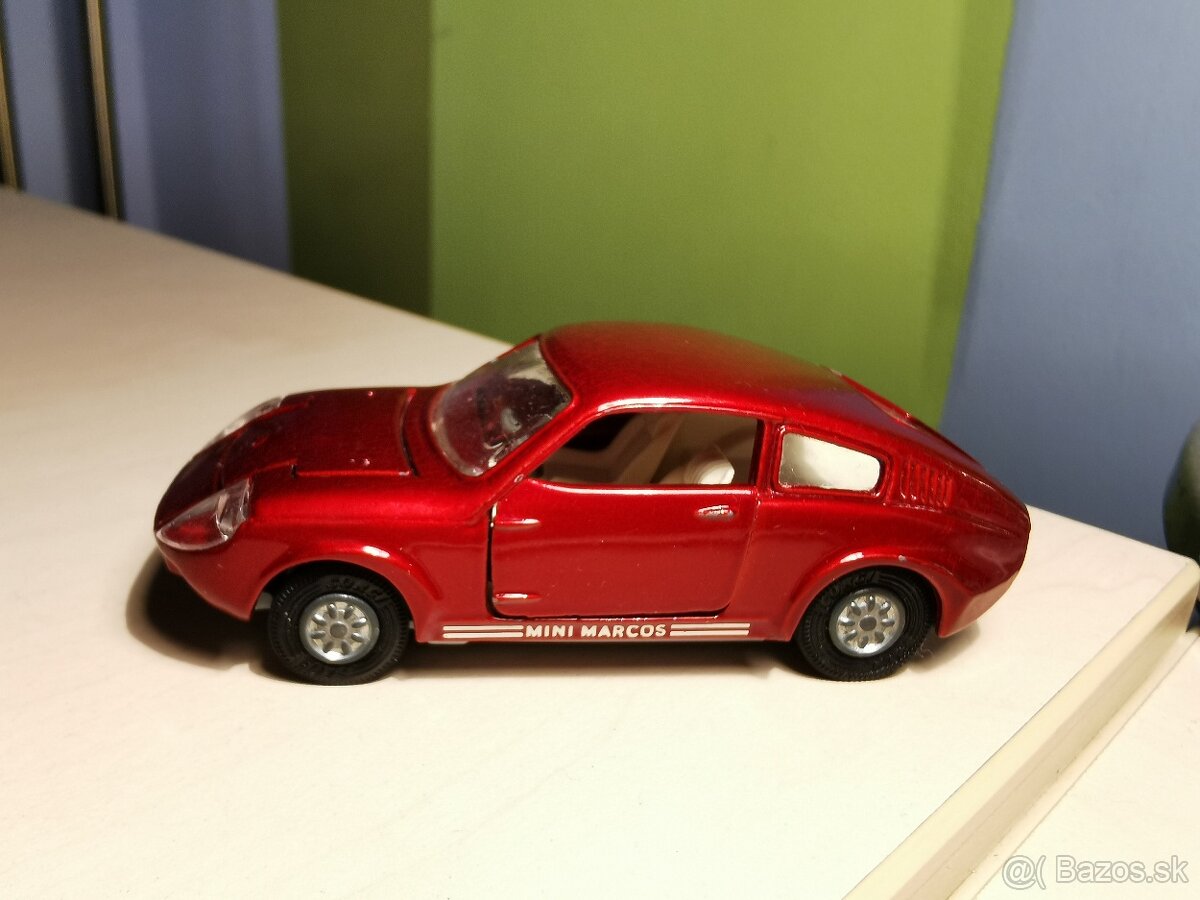 Corgi toys Mini Marcos GT Golden Jack