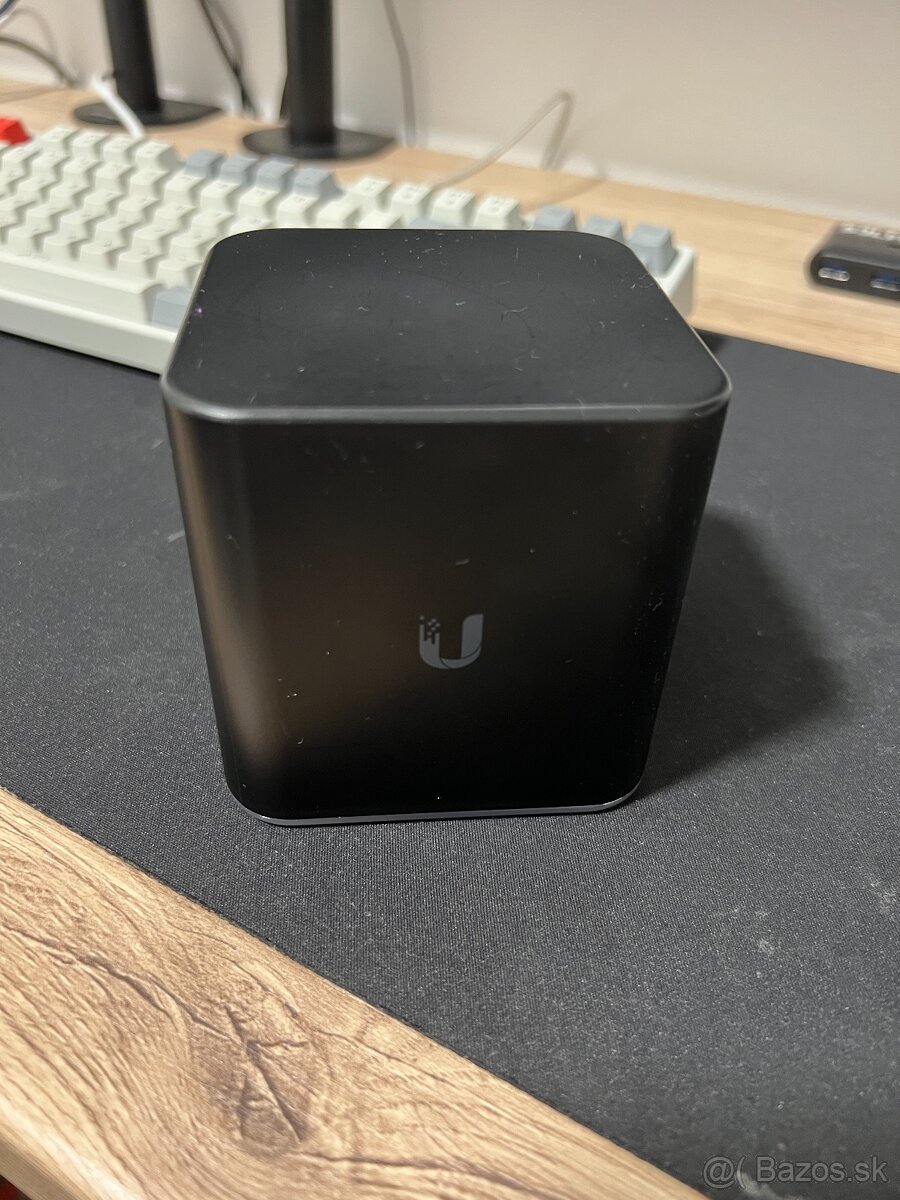WiFi router Ubiquiti Aircube AC