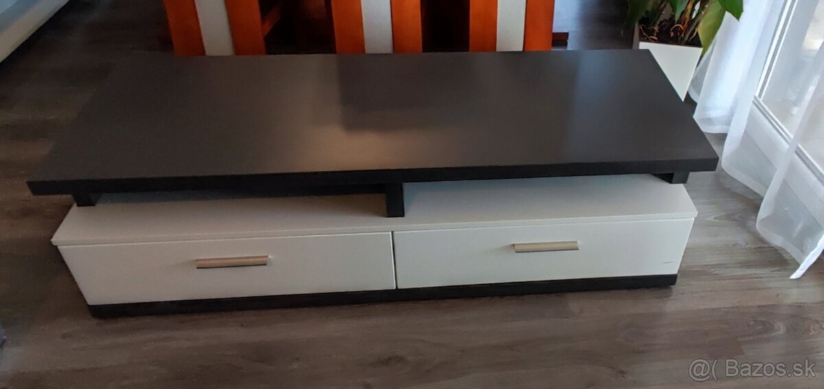 TV stolík