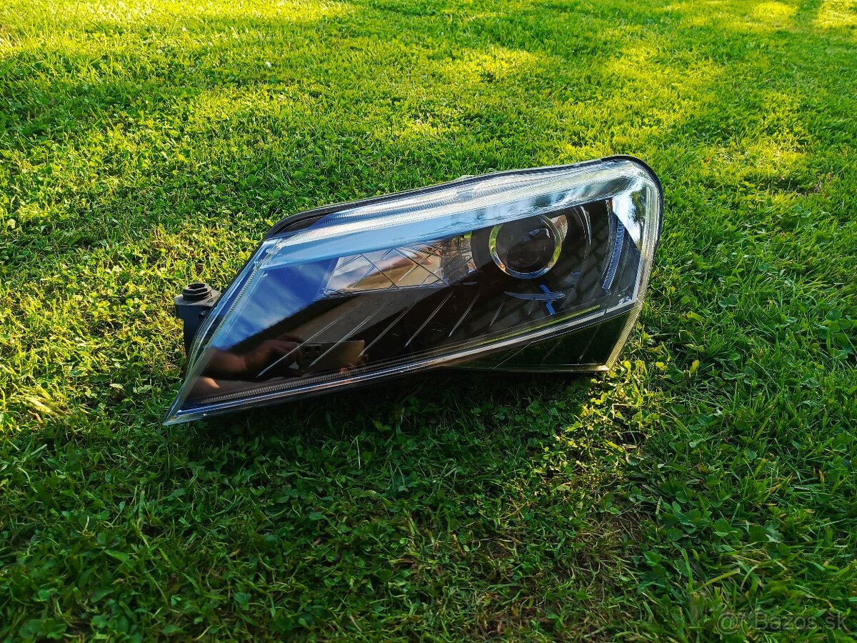 Škoda Superb 3 Ľavé predné svetlo XENON + LED