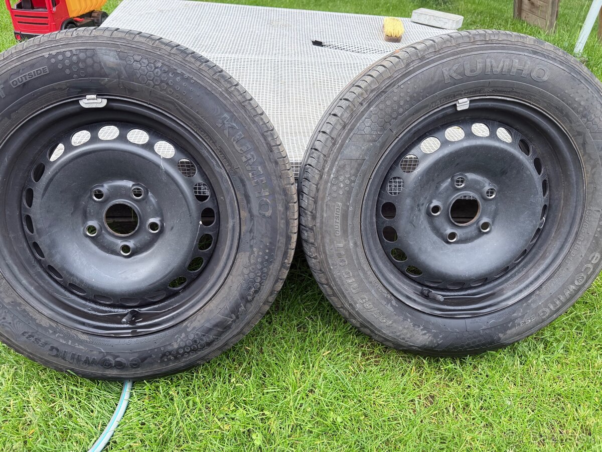 195/65 R15 KUMHO ecowing, plechové disky