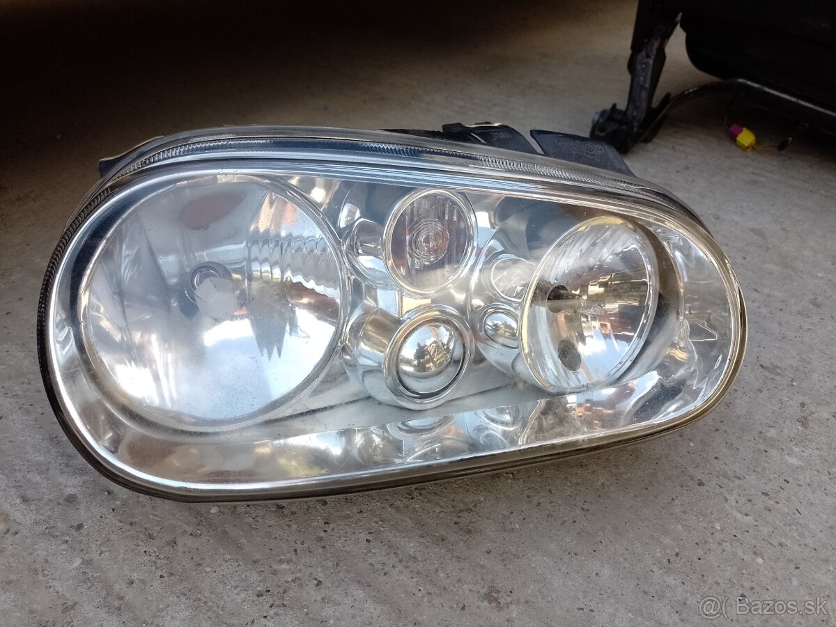 Predám pravé predné svetlo na vw golf 4