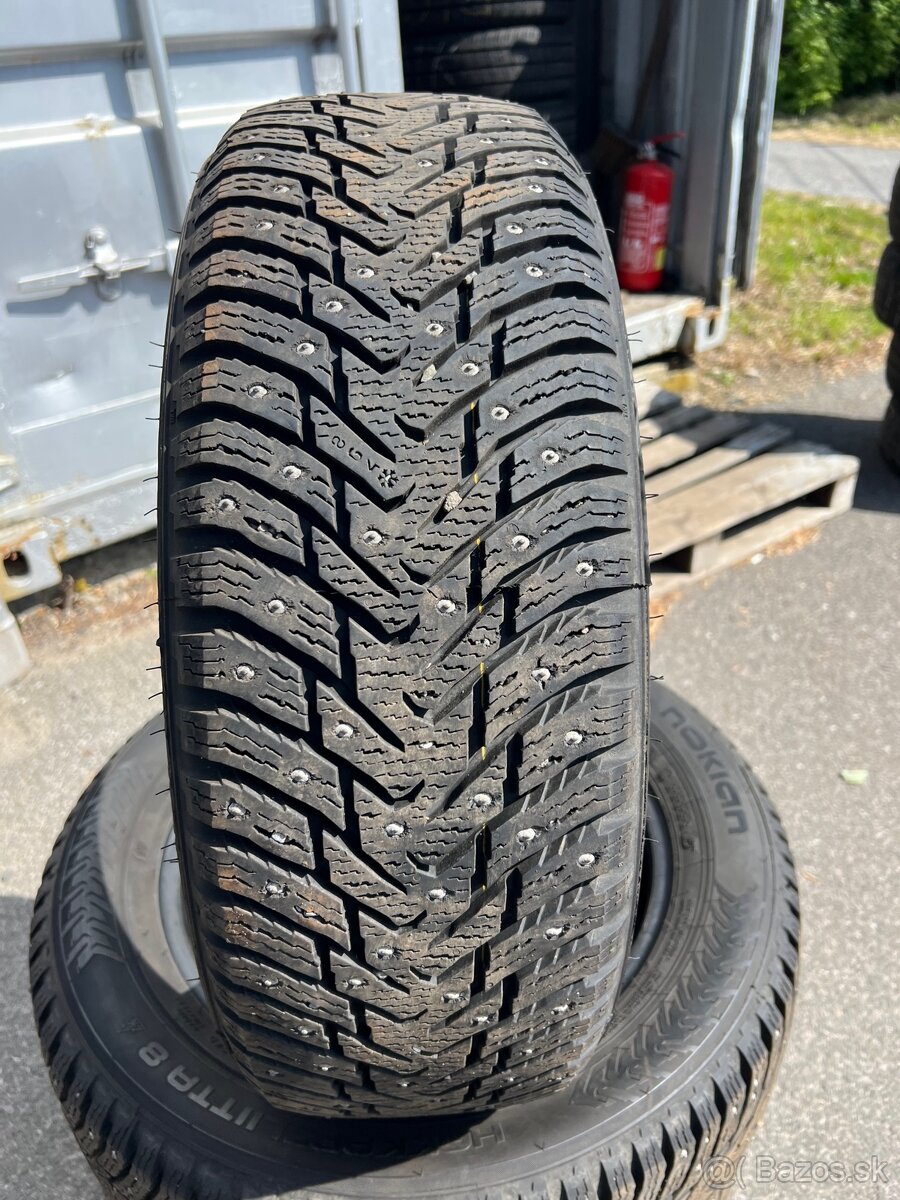 205/60R16 96TNokian Hakkapelitta 8 - HROTY