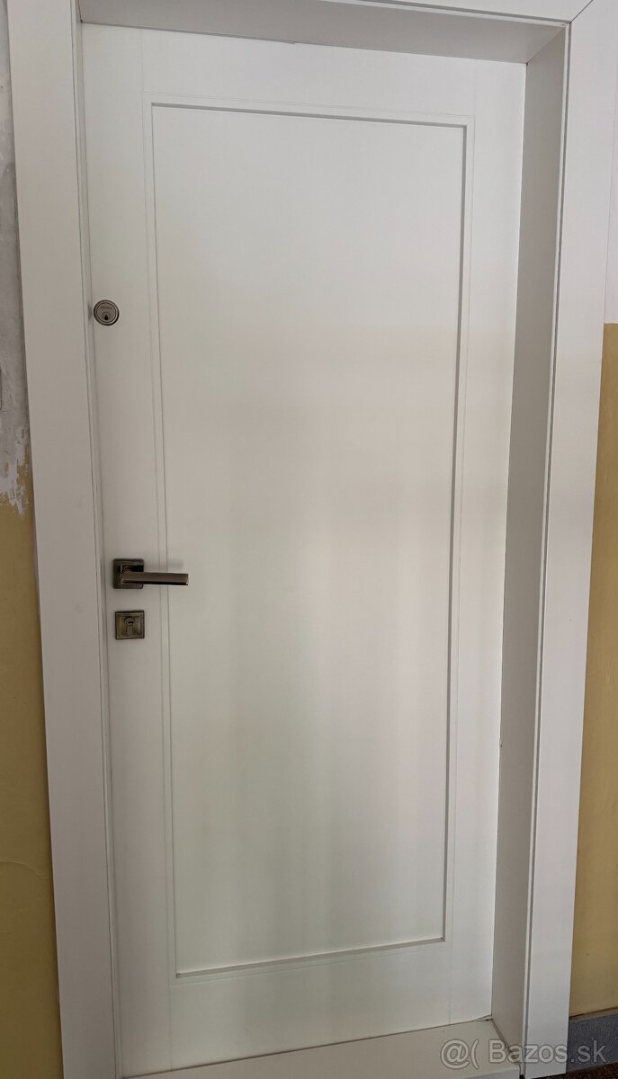 Dvere s obložkou MDF biele