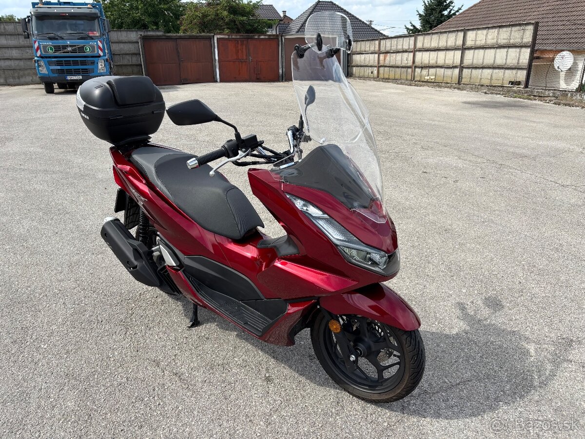 Predám Honda PCX najazdené 1740 km