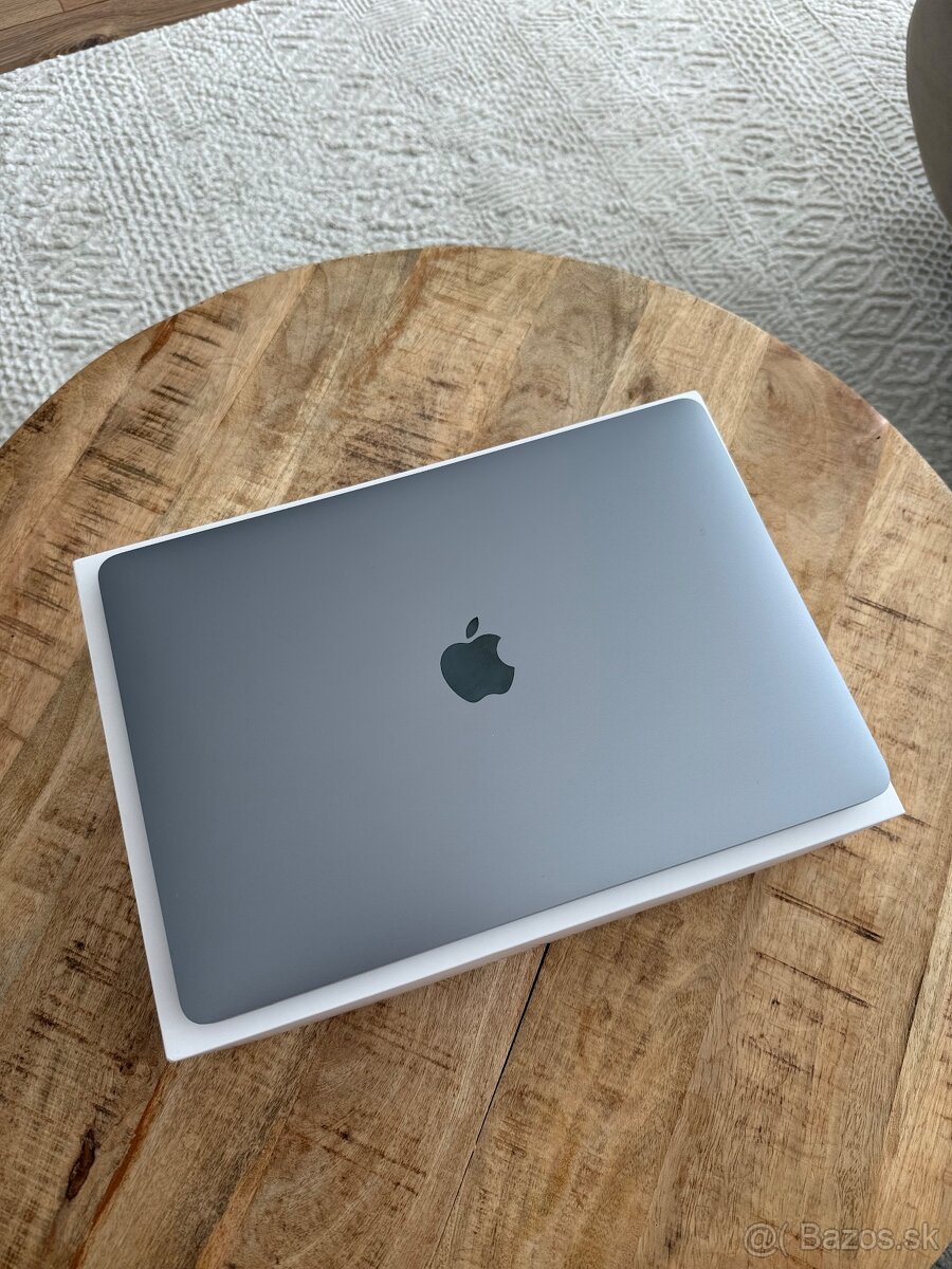 Apple Macbook Air 13” M1 8/256GB Silver - SK lokalizácia ,