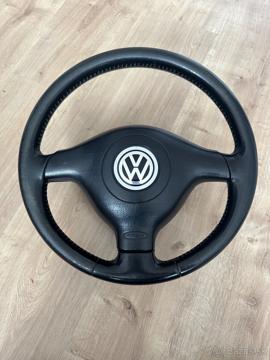Trojramenný kožený volant vw