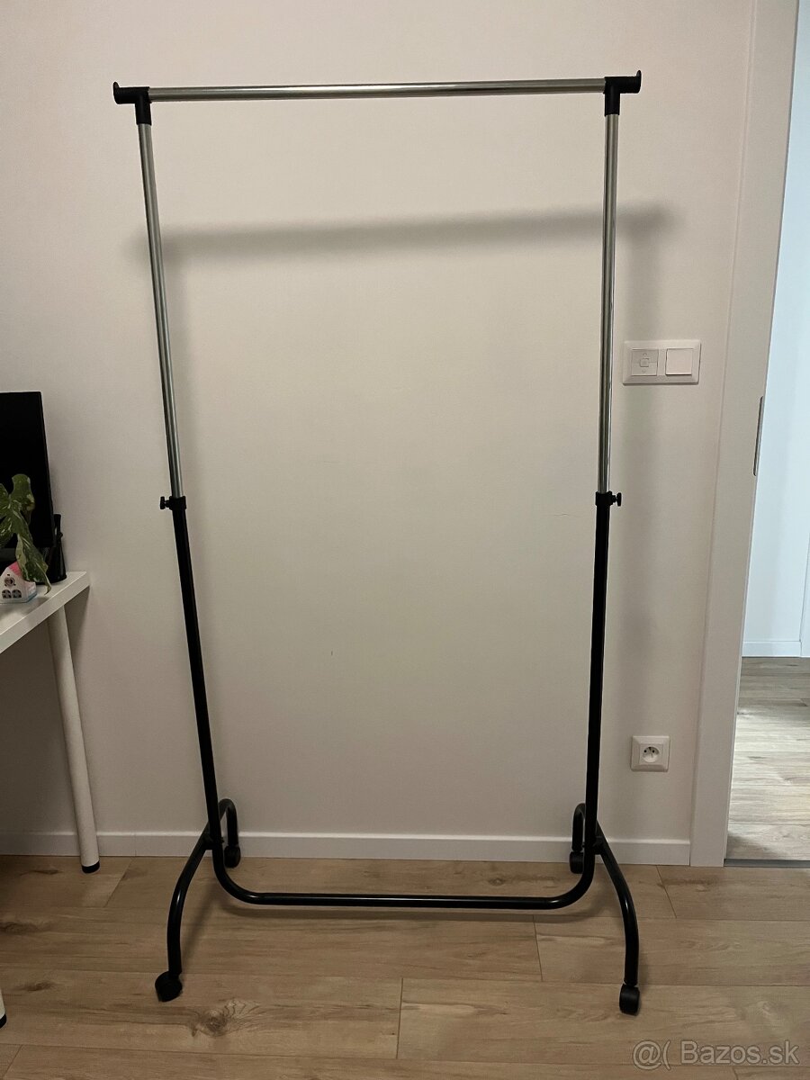 Držiak na oblečenie