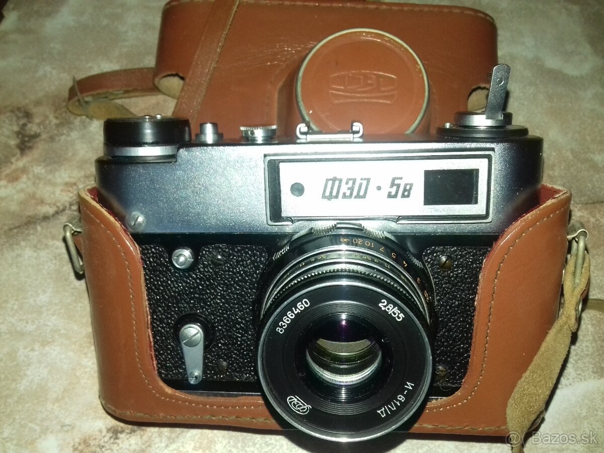 Fotoaparát F30 s príslušenstvom