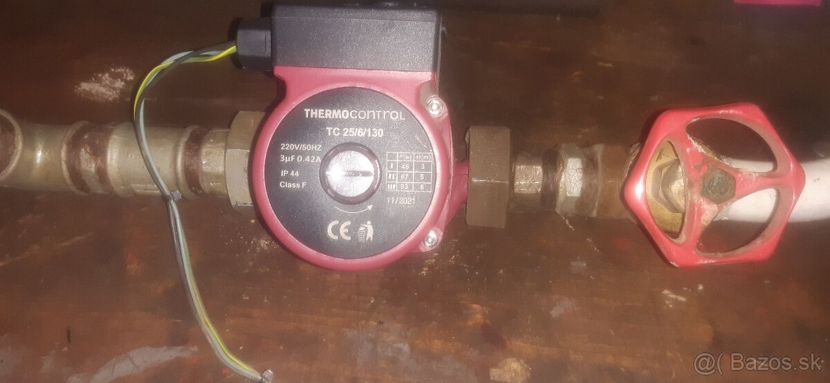 Čerpadlo a termostat