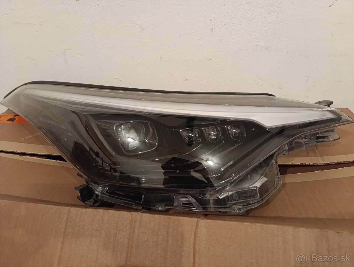 Prave predne svetlo toyota C-HR