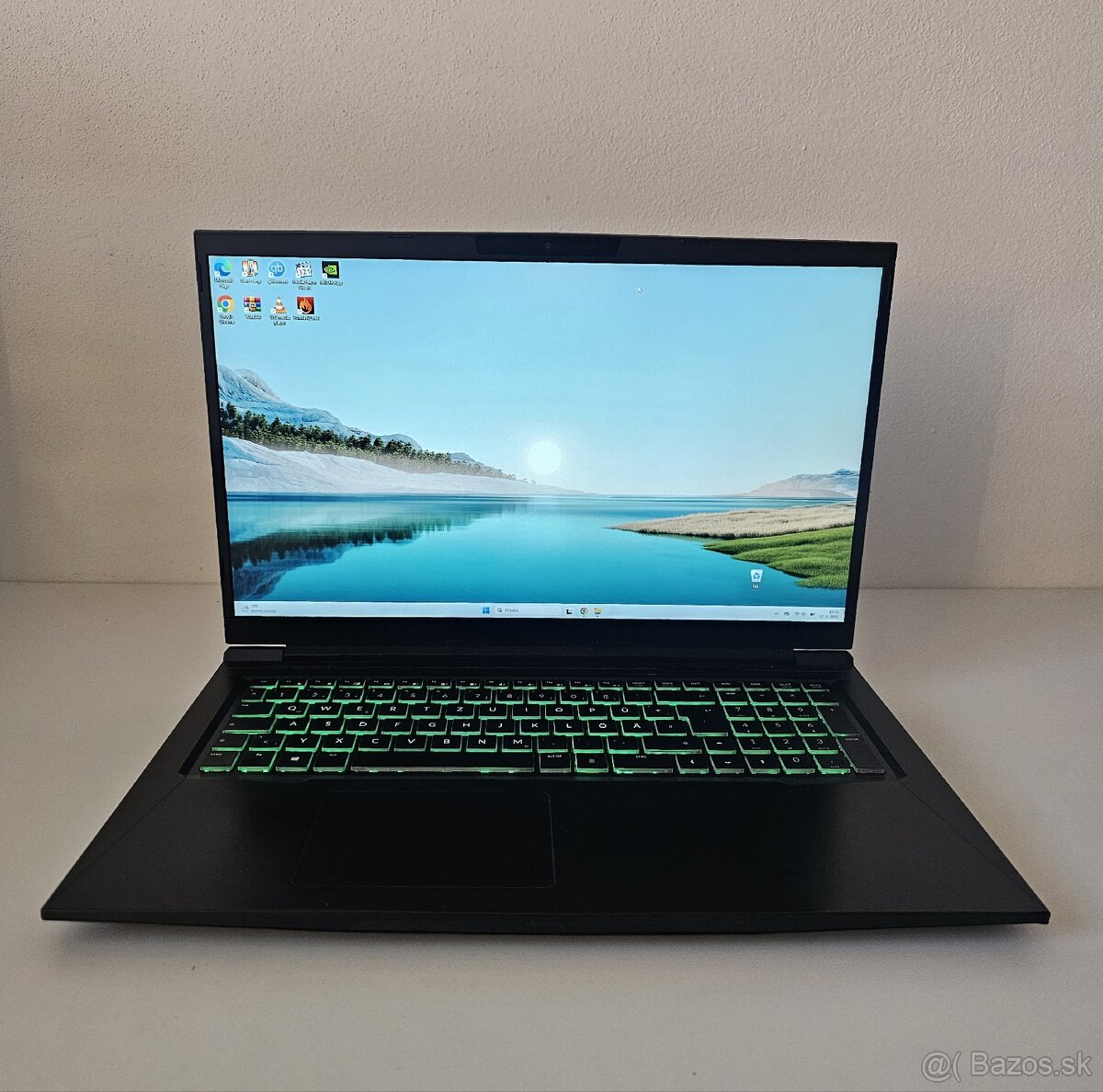 Herný notebook Monster Intel i7 RTX 3050 RAM 16 GB 144hz