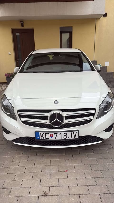 Mercedes Benz A180 1,6 r.2015