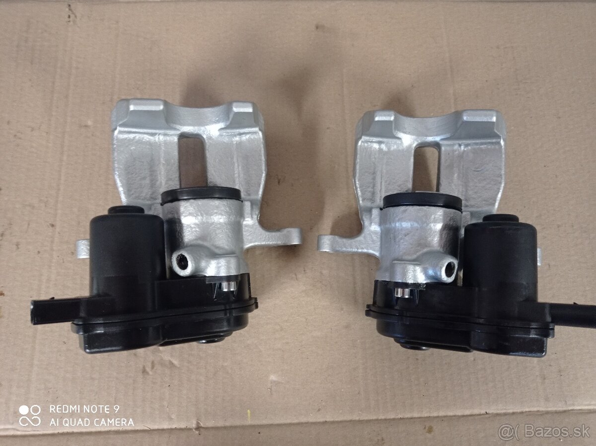 Zadné strmene Audi A4 b8