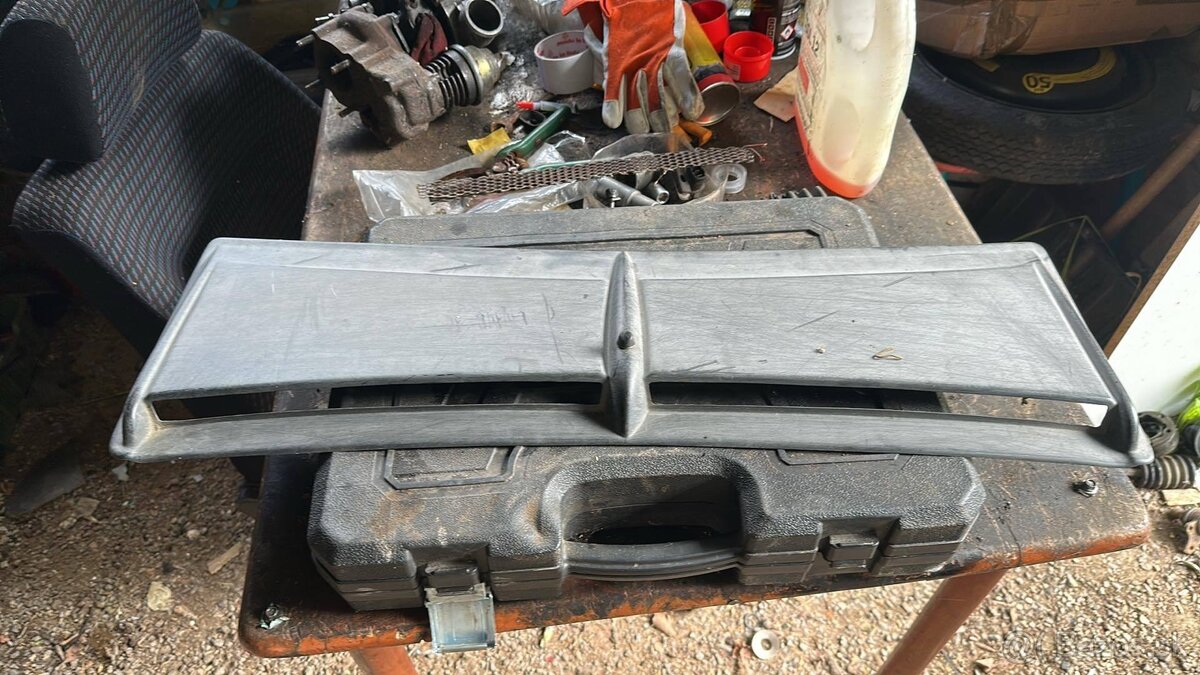 Predám Hood Scoop na kapotu golf mk2