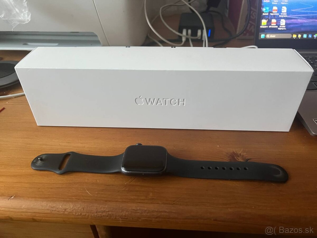Apple Watch 5 44mm Space Gray Aluminum