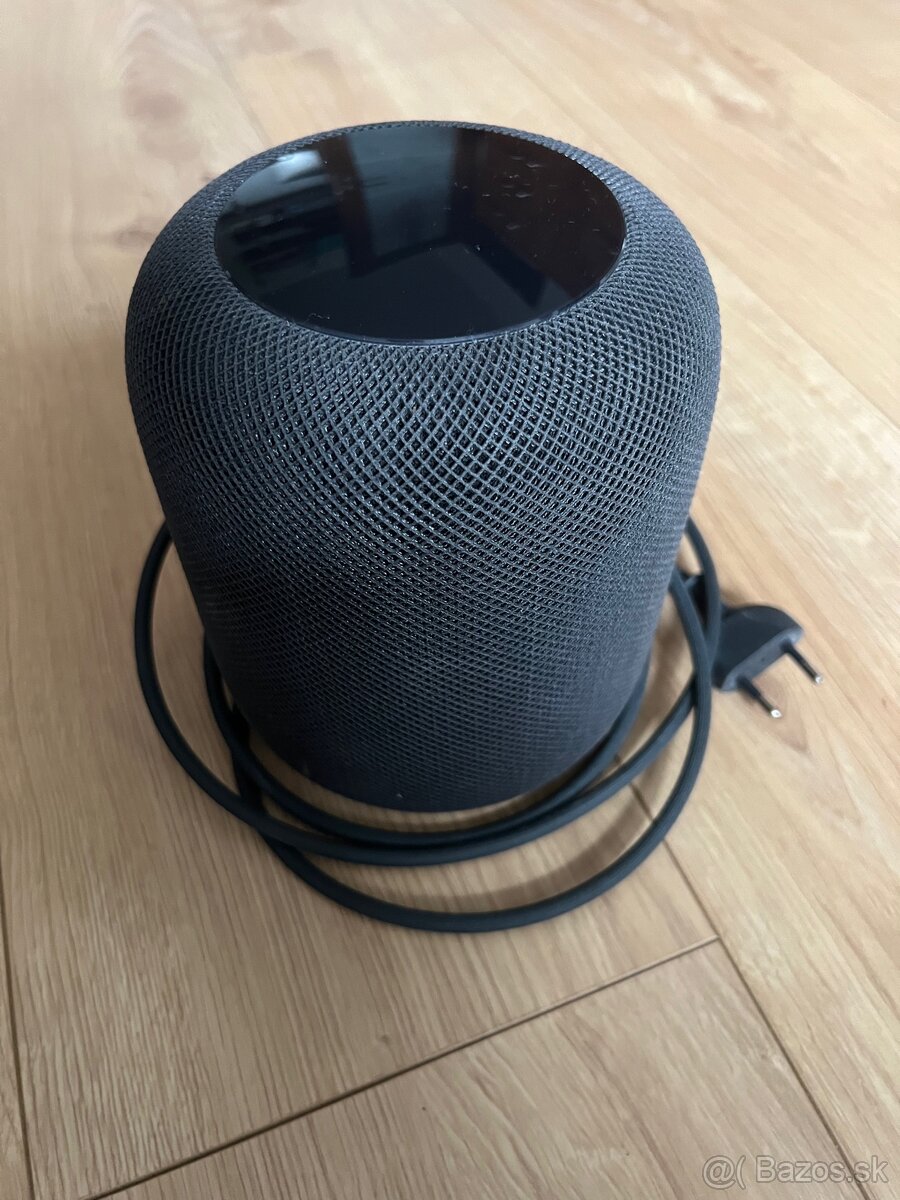 Apple HomePod vesmírne sivý