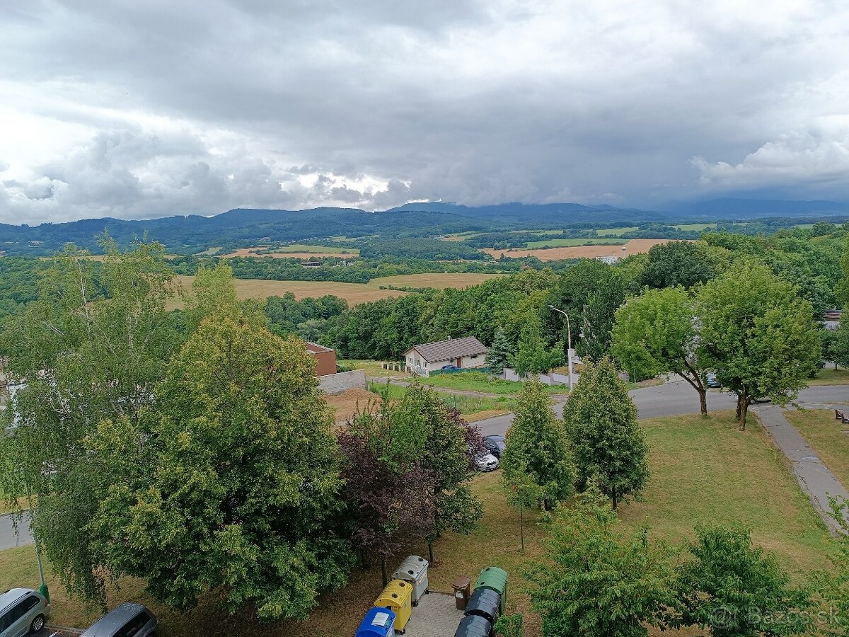 Trojizbový byt na sídlisku Sever