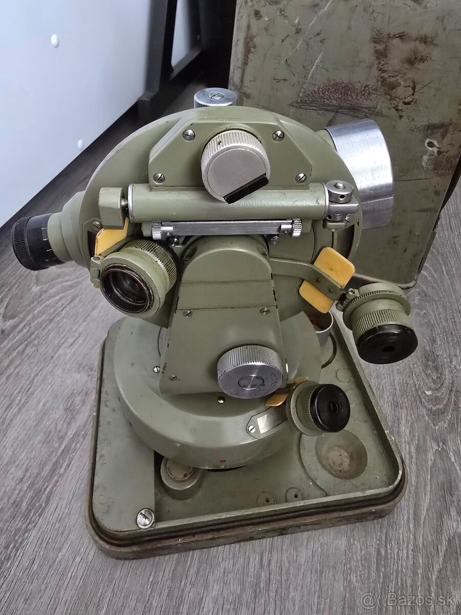 stary ceskoslovensky teodolit ( meopata ) 300e