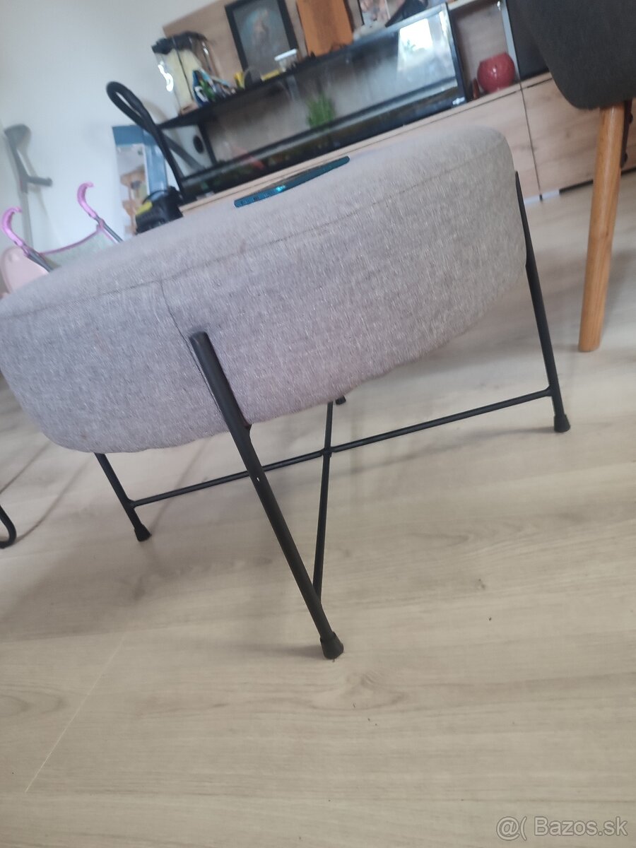 Kreslo+2 taburetky