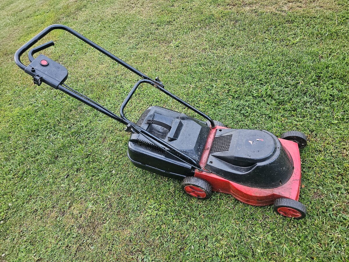 KOSACKA S KOSOM NA TRAVU 1600W
