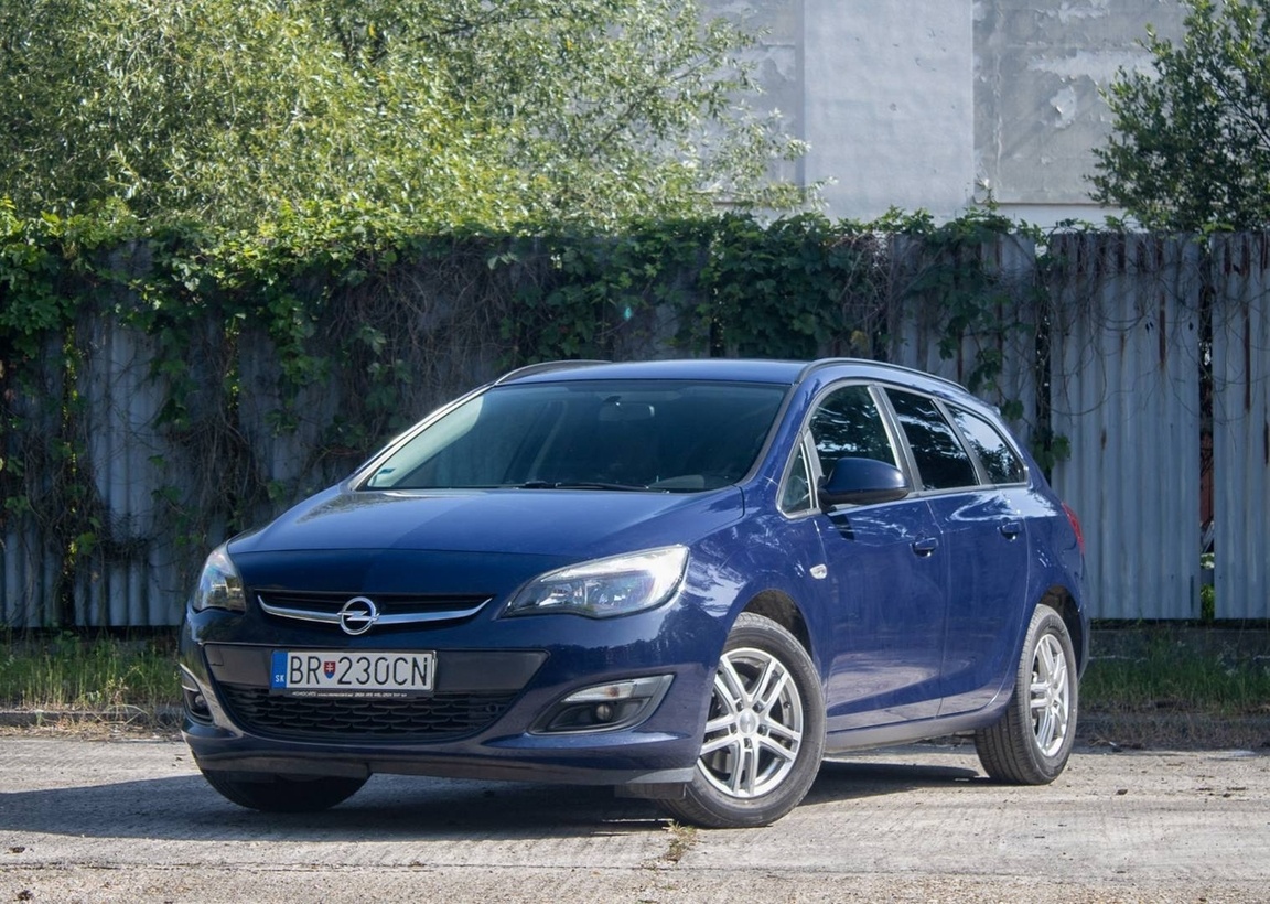 Opel Astra 1.6 CDTI /AJ NA SPÁTKY/