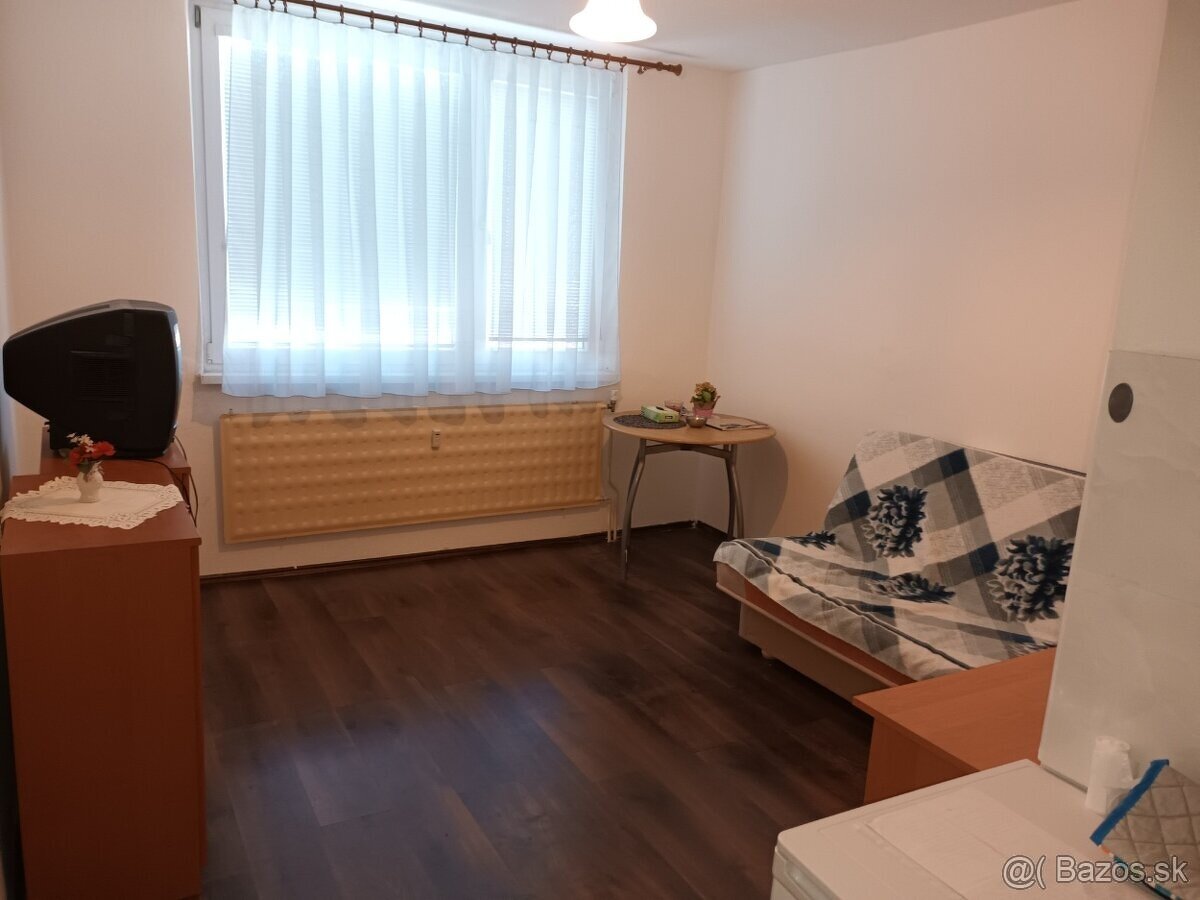 Garsónku ponúknite