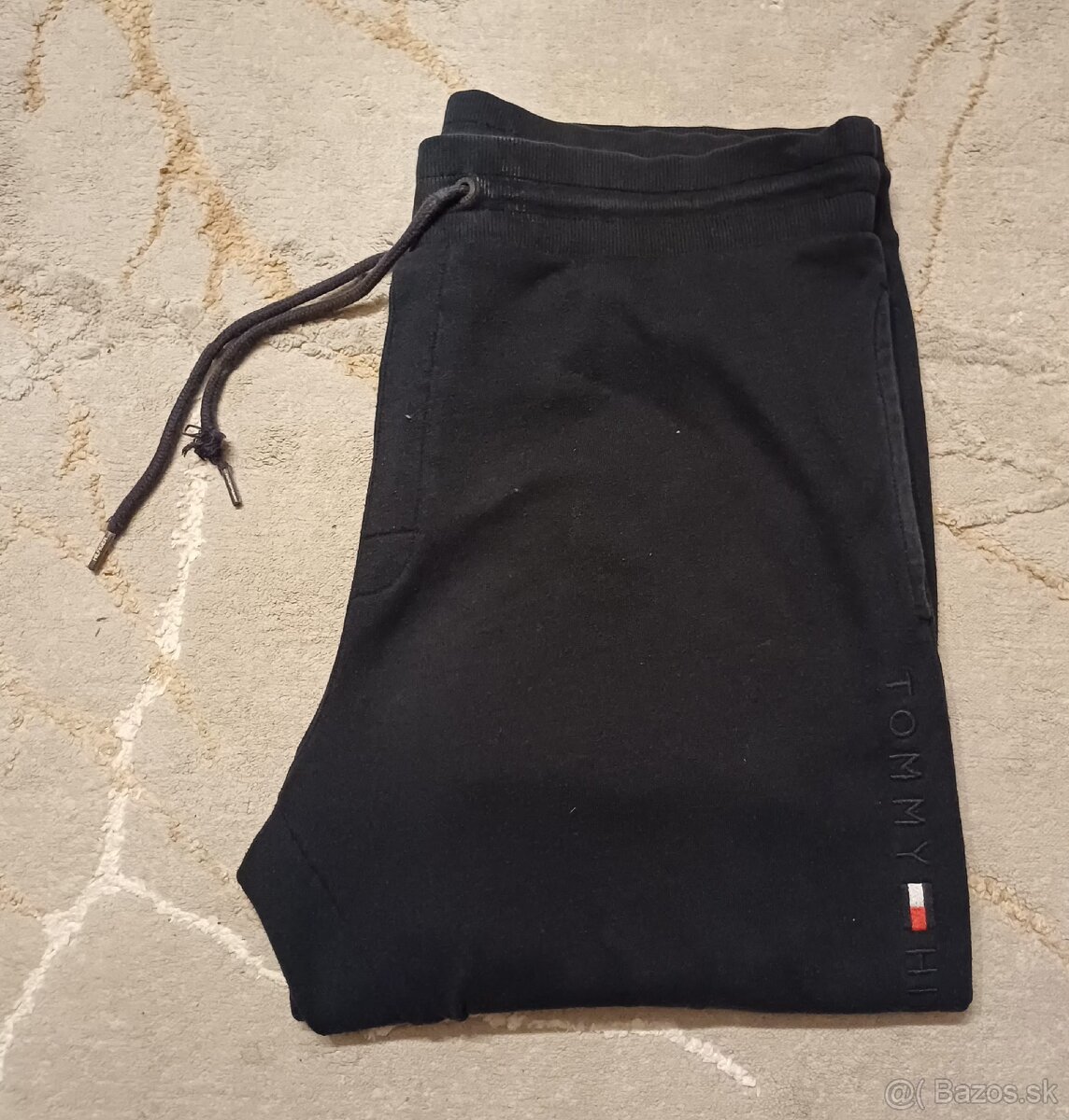 Tommy Hilfiger tmavomodré