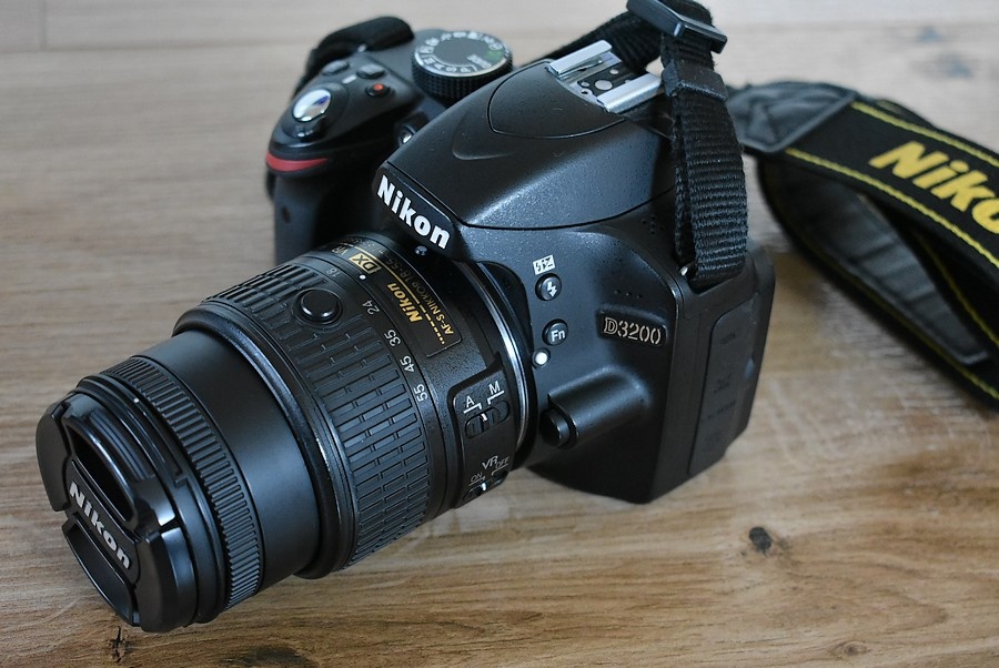 Nikon d3200 s VR AF 18-55 + brasna - nafotene 17 tisic.sn.
